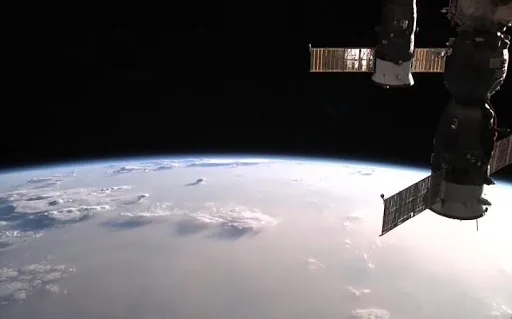 ISS Live Now: Live Earth View screenshot 2
