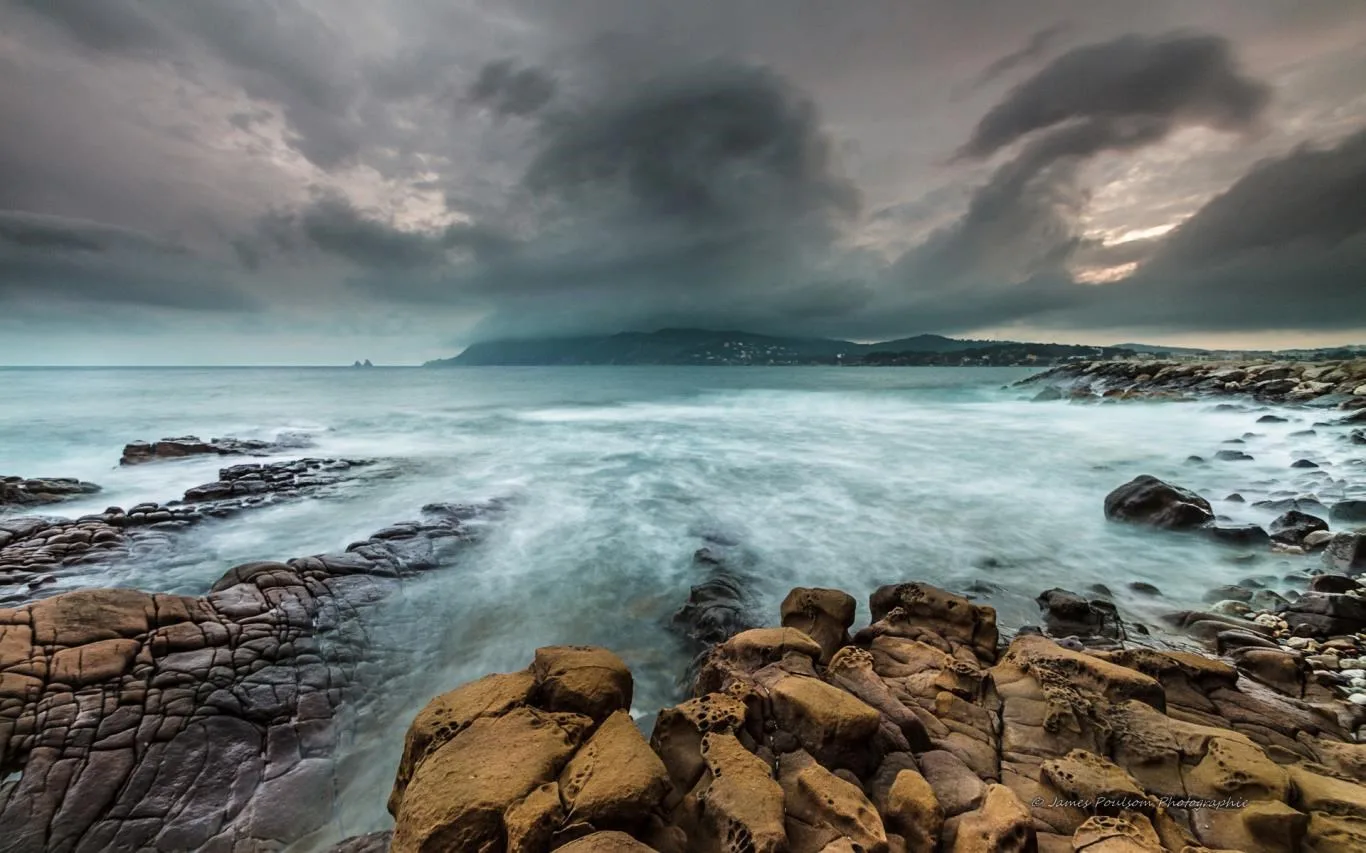 French Riviera by James Poulsom screenshot 3