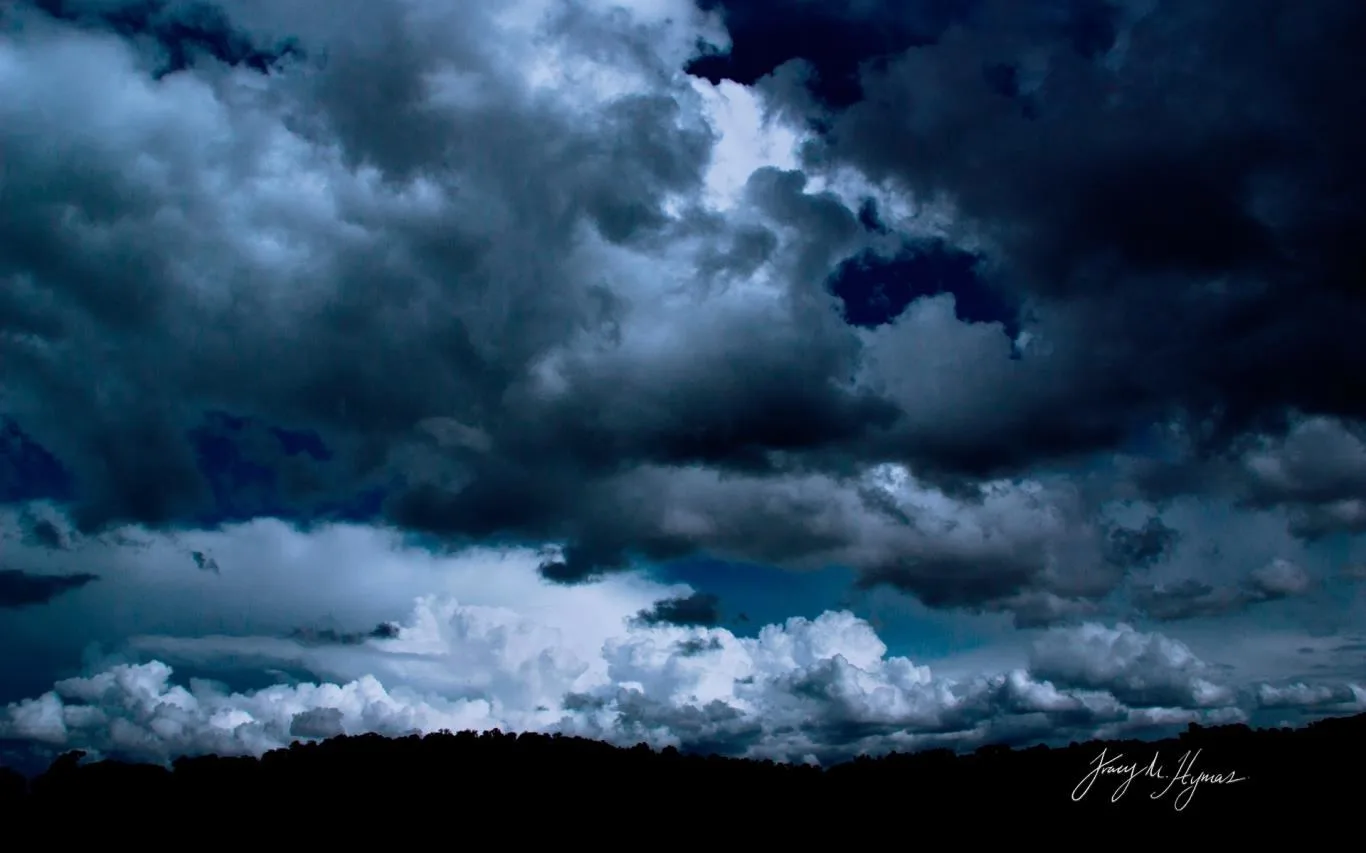 Dark Skies by Tracy Hymas screenshot 1