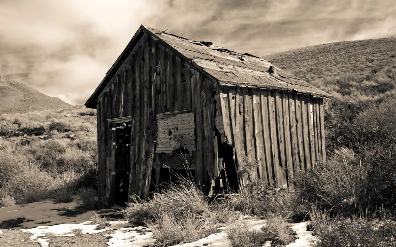 Ghost Town by Tracy Hymas screenshot 1