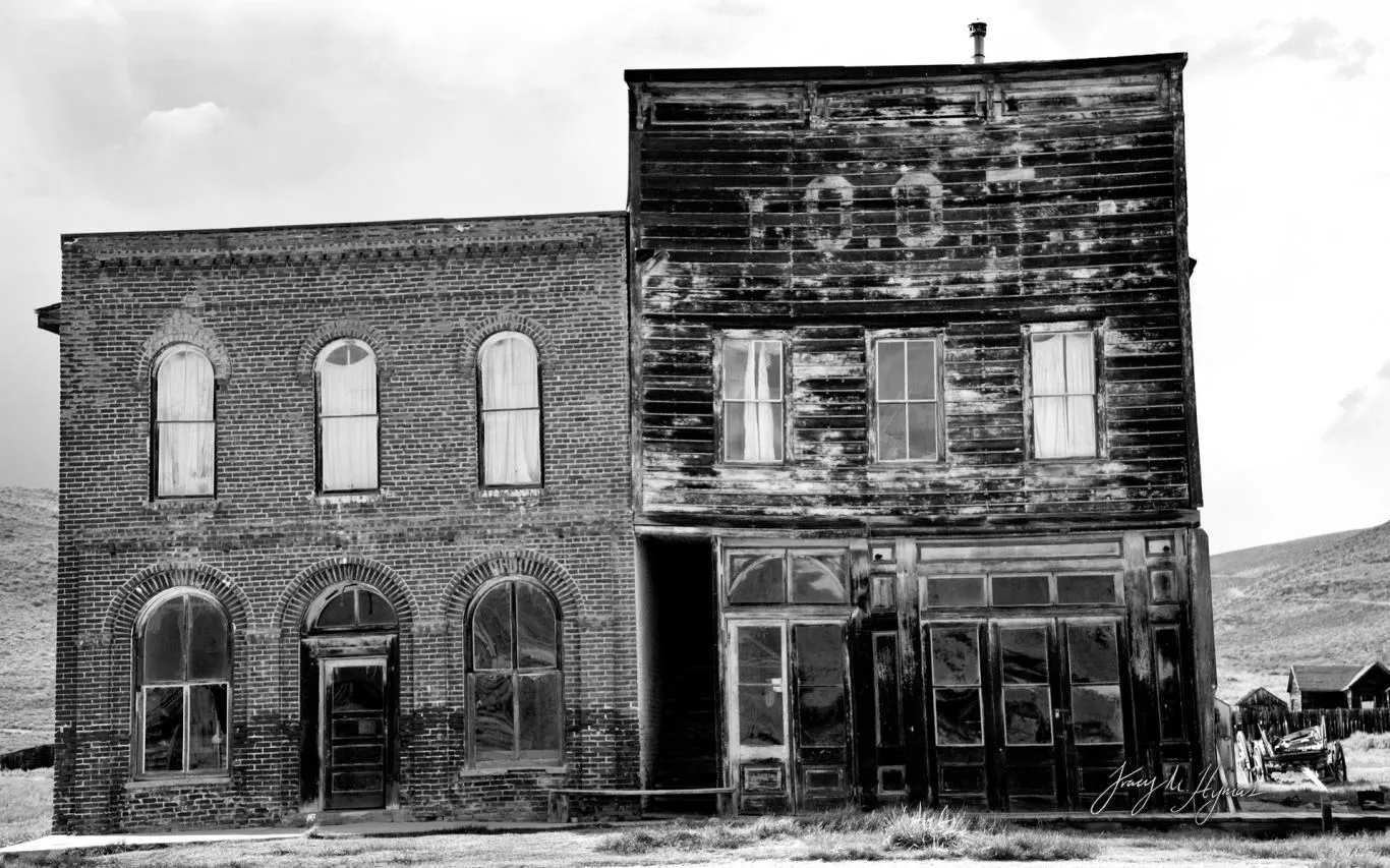 Ghost Town by Tracy Hymas screenshot 2