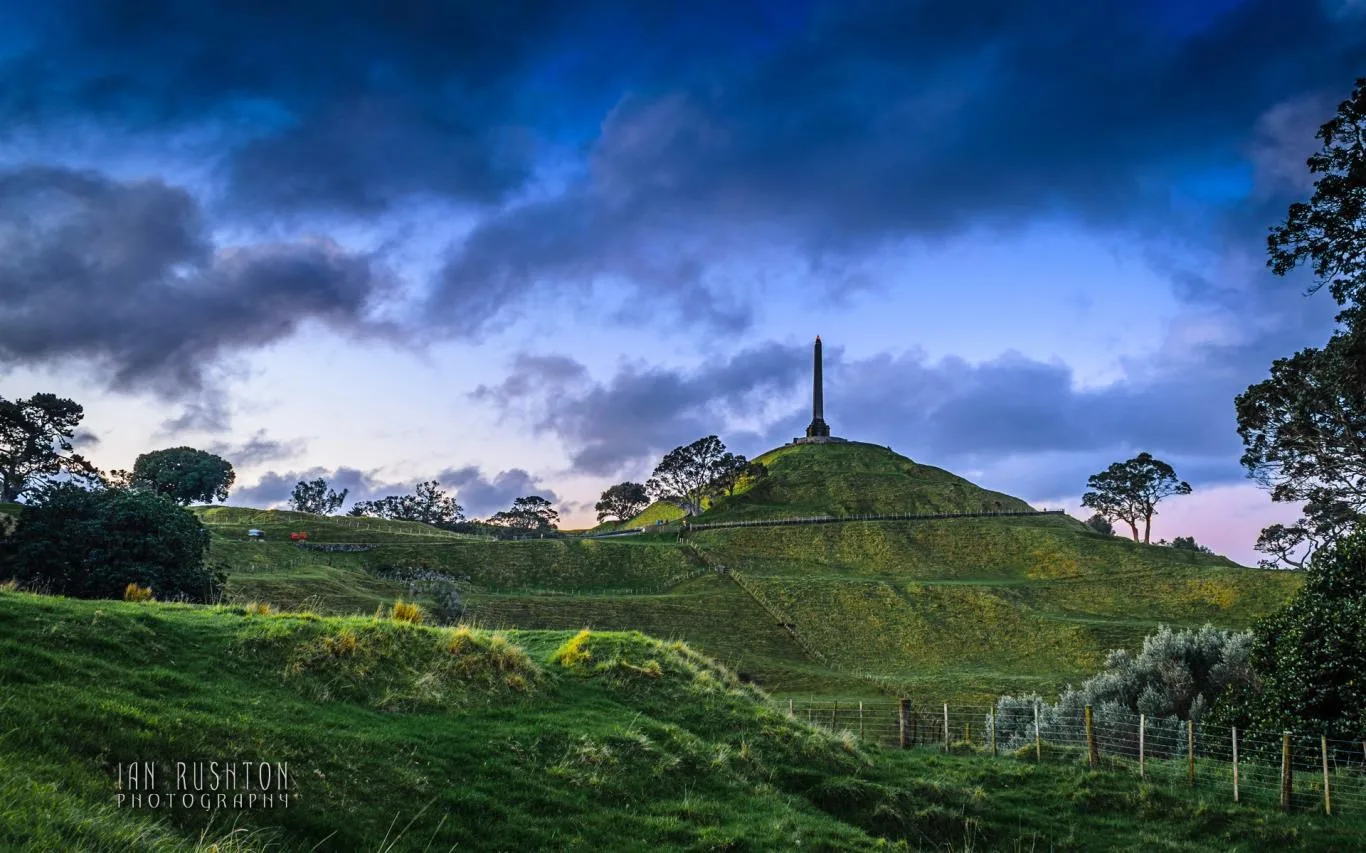 Aucklands One Tree Hill by Ian Rushton screenshot 4