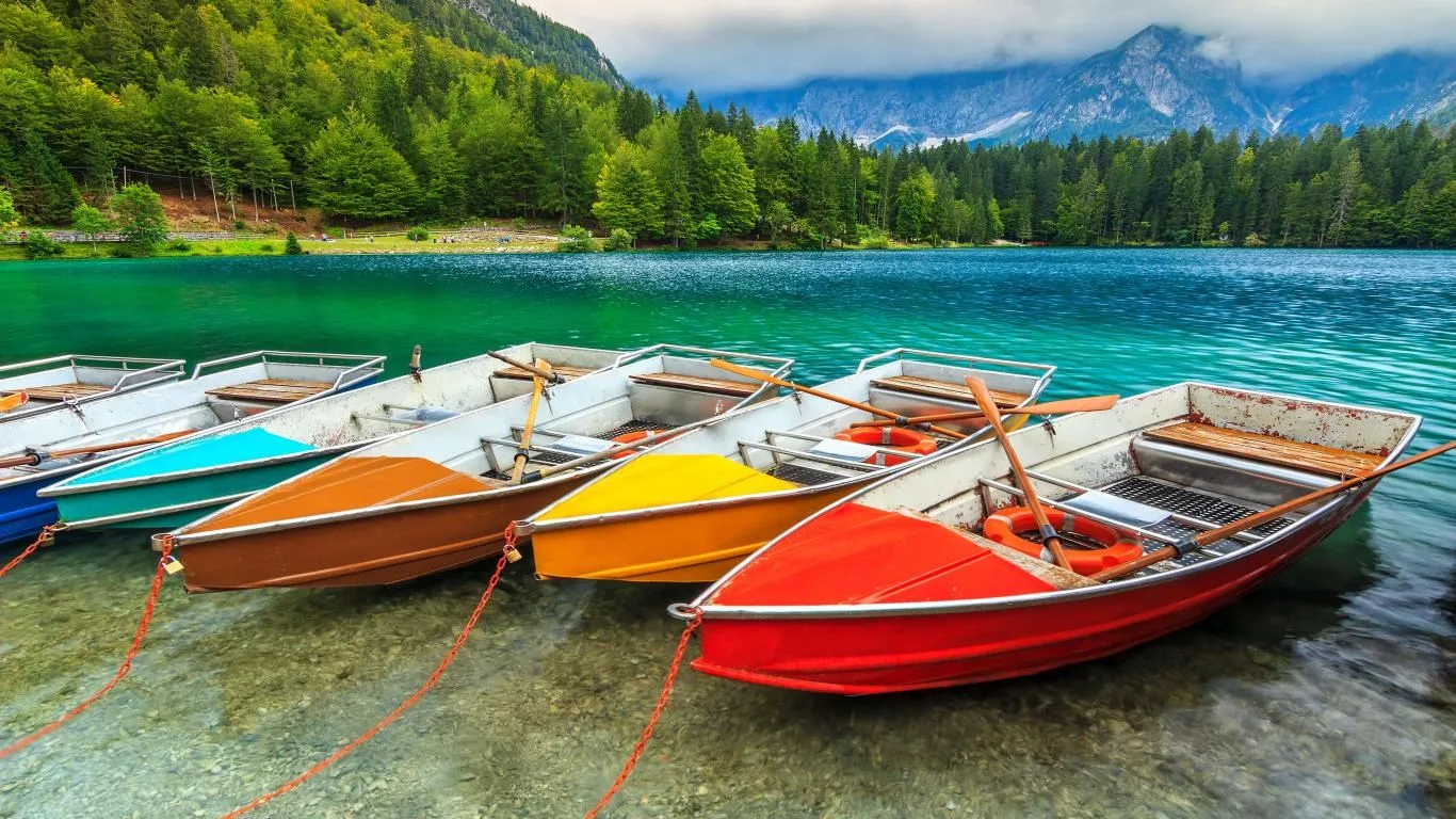Colorful Boats screenshot 1