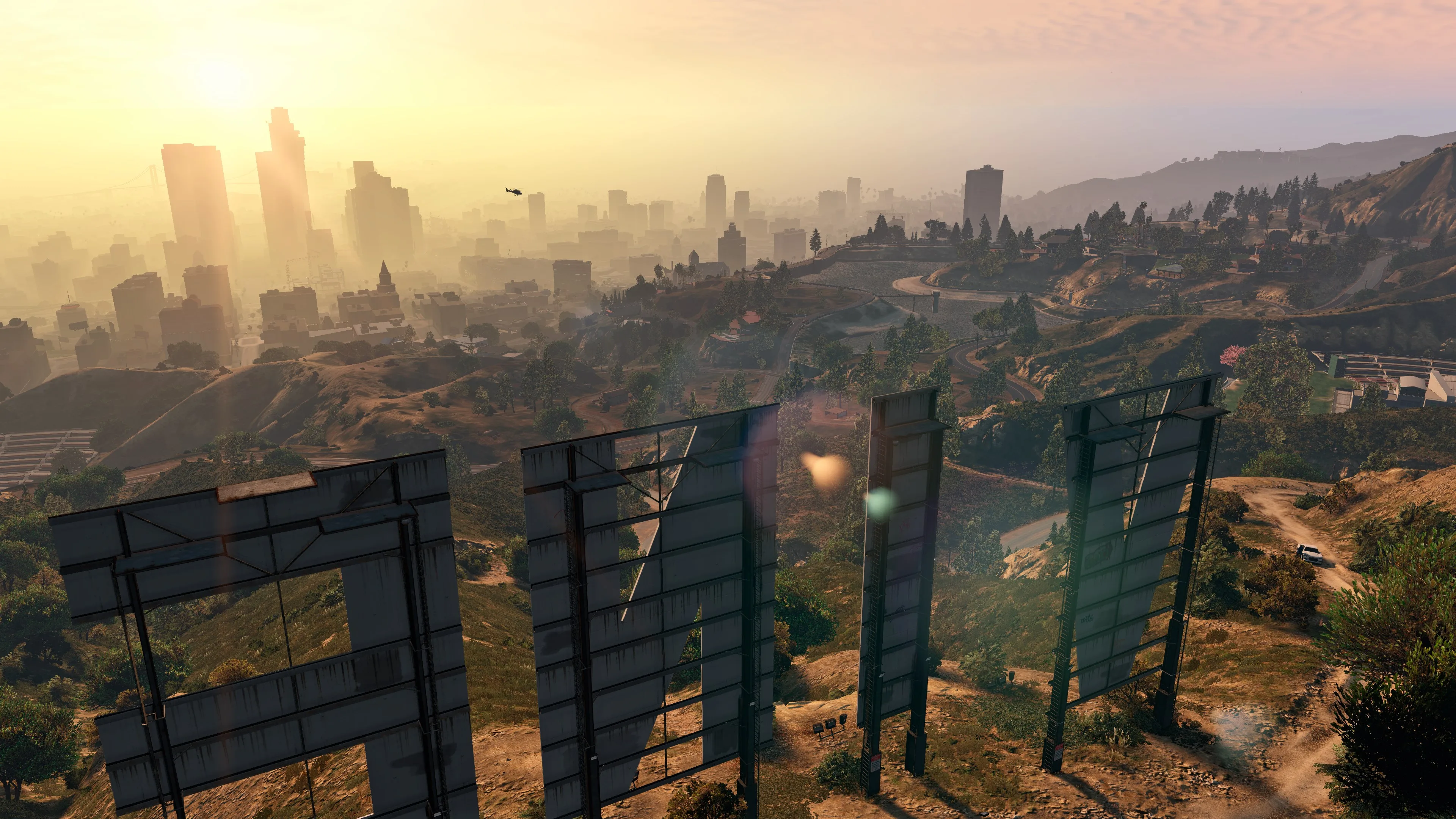 Grand Theft Auto V Enhanced (PC) and Great White Shark Card Bundle screenshot 4