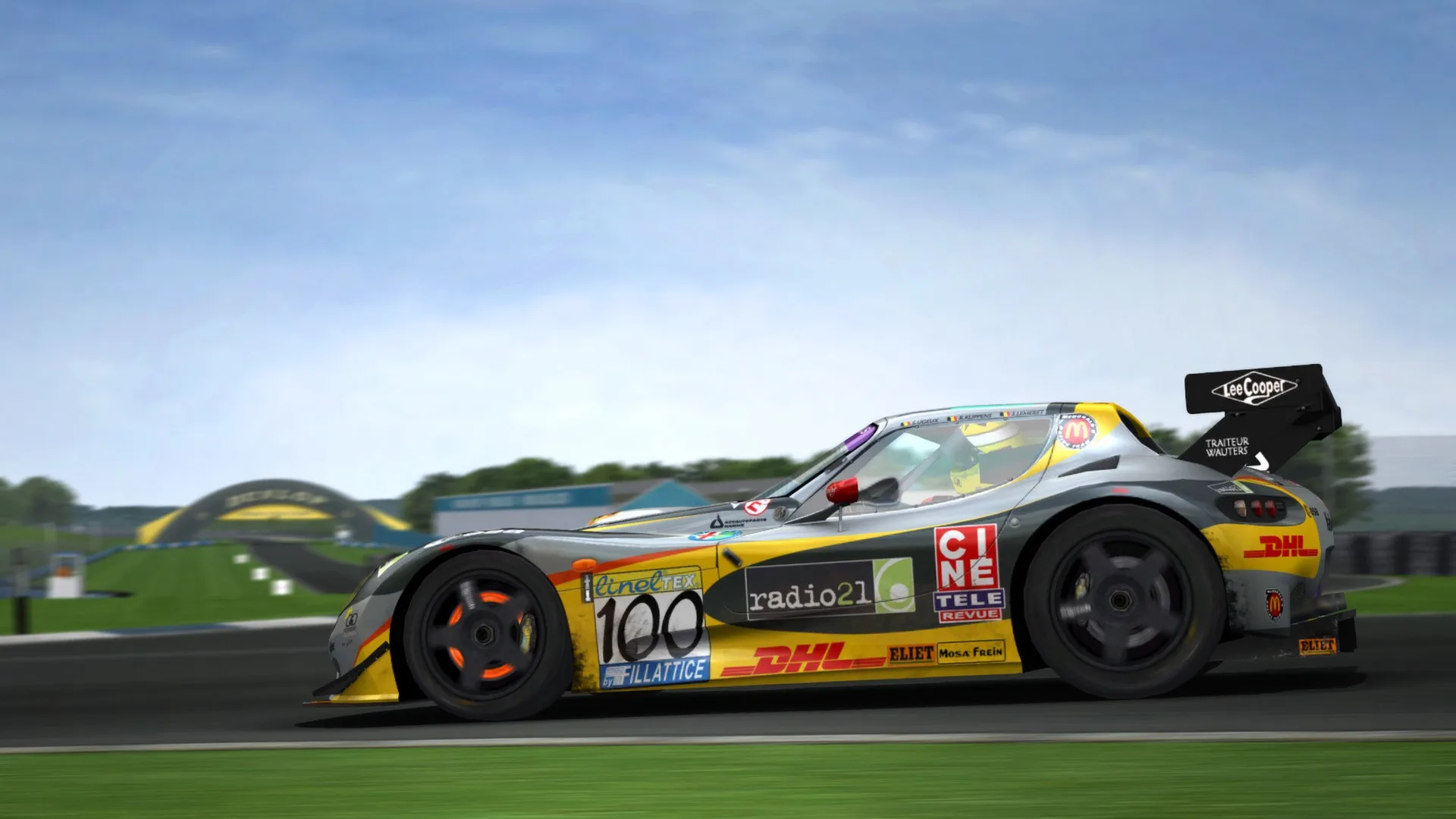 GTR 2 FIA GT Racing Game screenshot 2