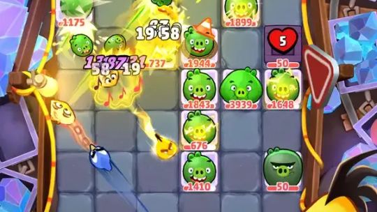 Angry Birds Bounce screenshot 2